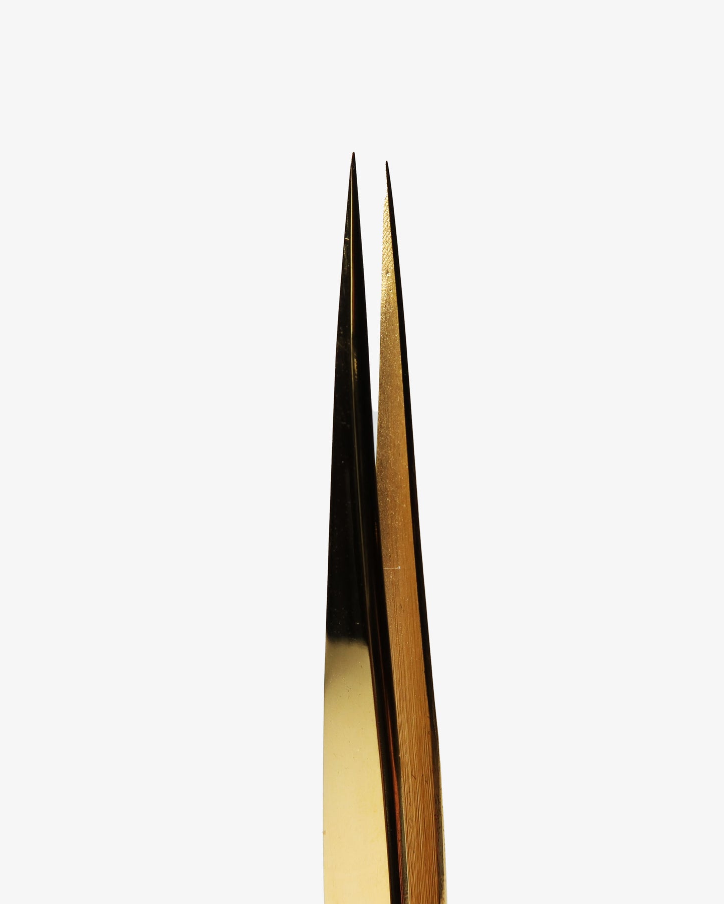 THE 0 TWEEZER