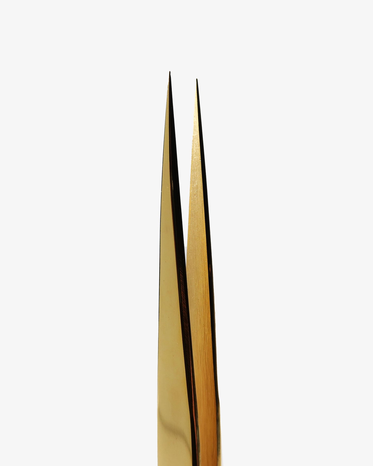 THE 0 TWEEZER
